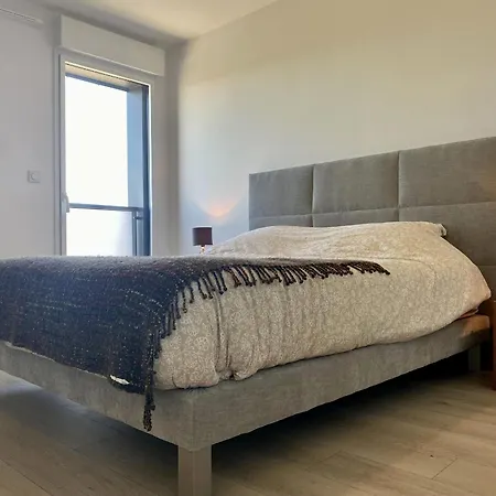 3 Pieces Avec Terrasse, Proche Plage, Parking, Ascenseur - - Fr-1-306-1226 Апартаменты *