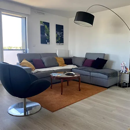 3 Pieces Avec Terrasse, Proche Plage, Parking, Ascenseur - - Fr-1-306-1226 * Порнише