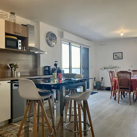 Апартаменты 3 Pieces Avec Terrasse, Proche Plage, Parking, Ascenseur - - Fr-1-306-1226