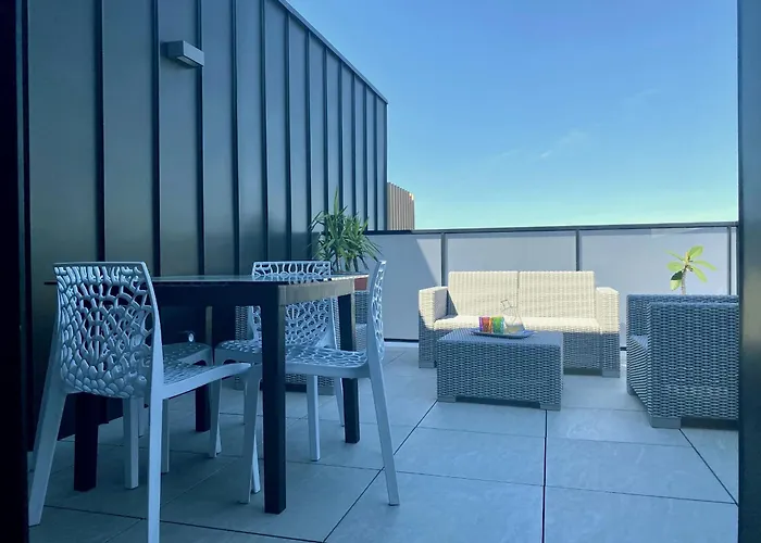 3 Pieces Avec Terrasse, Proche Plage, Parking, Ascenseur - - Fr-1-306-1226 Apartment *