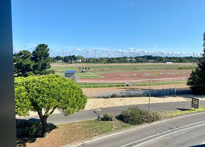 3 Pieces Avec Terrasse, Proche Plage, Parking, Ascenseur - - Fr-1-306-1226 Apartment