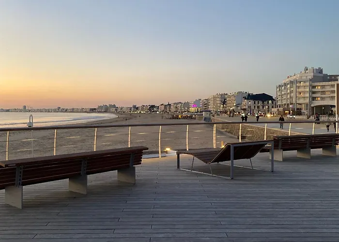 3 Pieces Avec Terrasse, Proche Plage, Parking, Ascenseur - - Fr-1-306-1226 Apartment